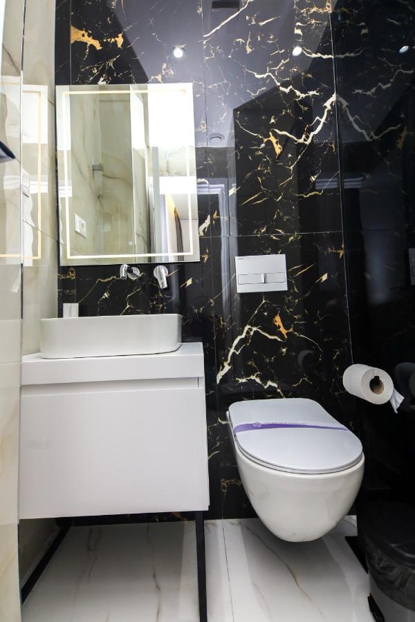 N Hotel City Center By Noshi Tirana Exterior photo
