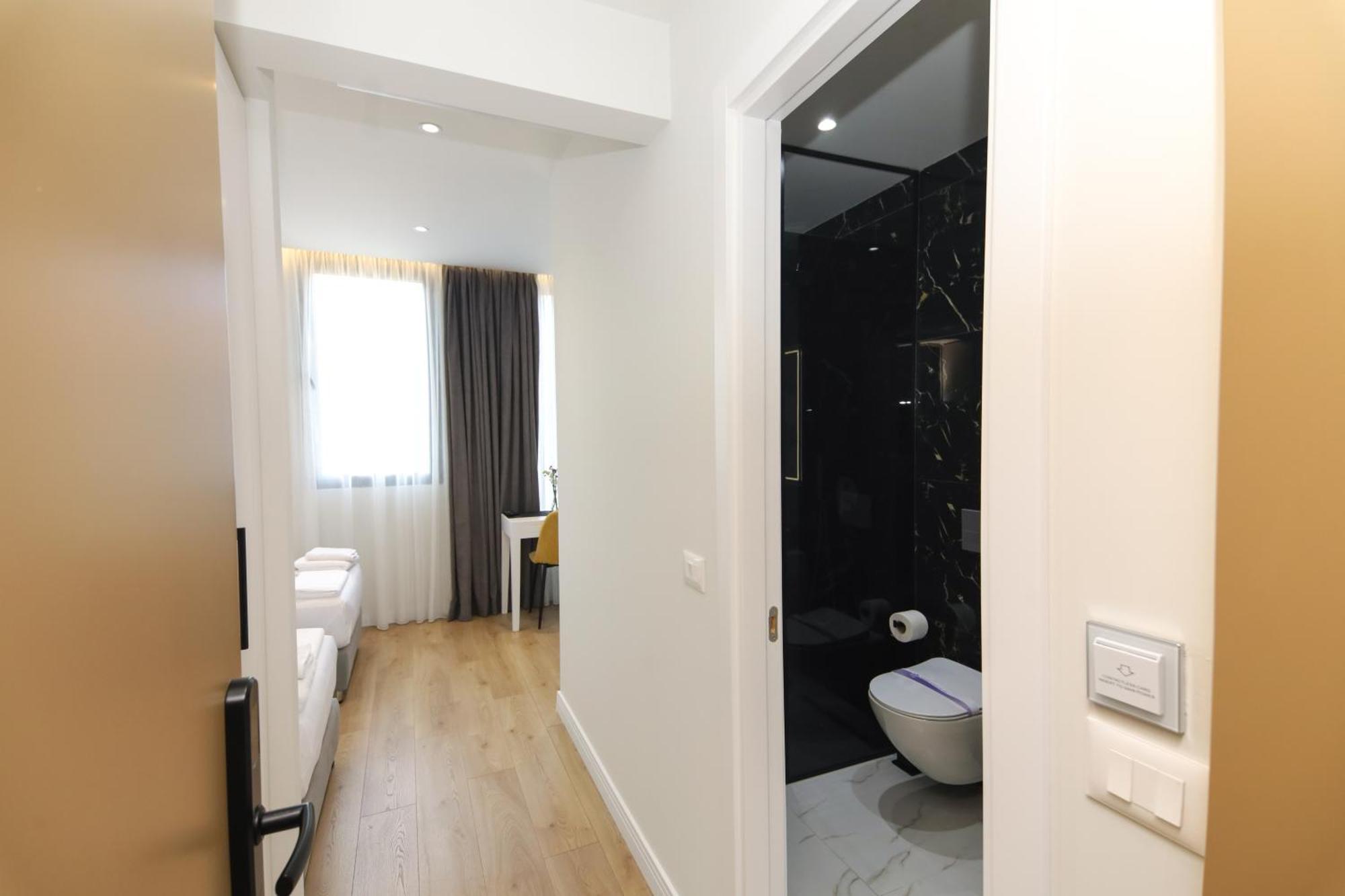 N Hotel City Center By Noshi Tirana Exterior photo